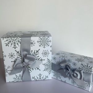 Winter holiday gift box set